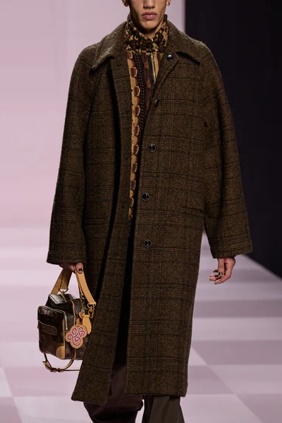 Look 28